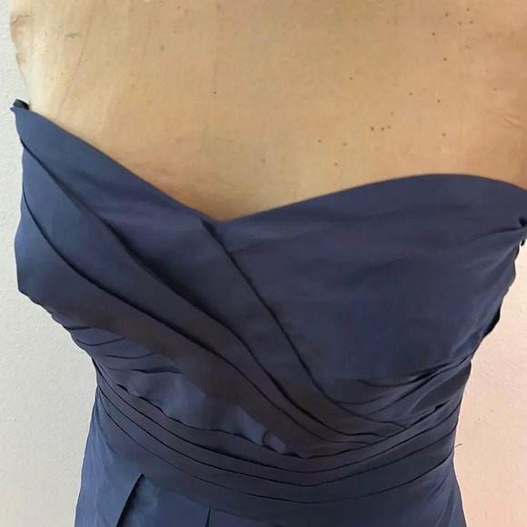 Monique Lhuillier Bridesmaids sz 12 navy color strapless midi length great cond - Picture 2 of 9